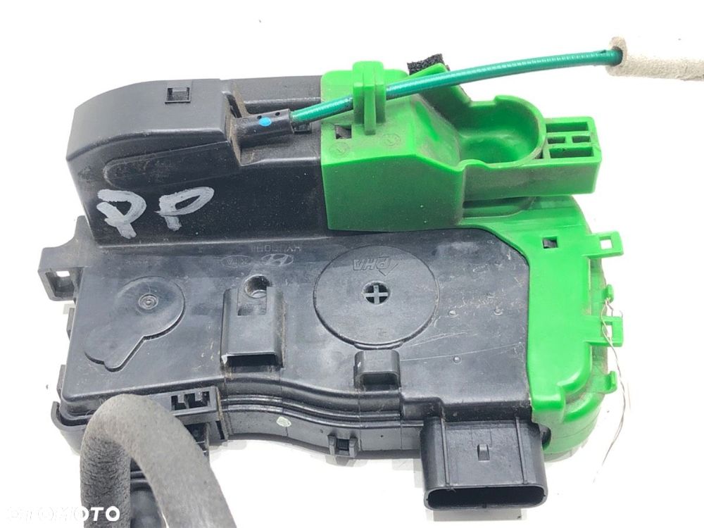 ZAMEK DRZWI PRAWY PRZÓD  HYUNDAI i40 I CW (VF) 2011 - 2022 1.7 CRDi 100 kW [136 KM] olej napędowy - 2