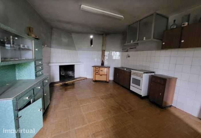 Moradia T3 para Renovar, 20 minutos de Viseu - Grande imagem: 2/12