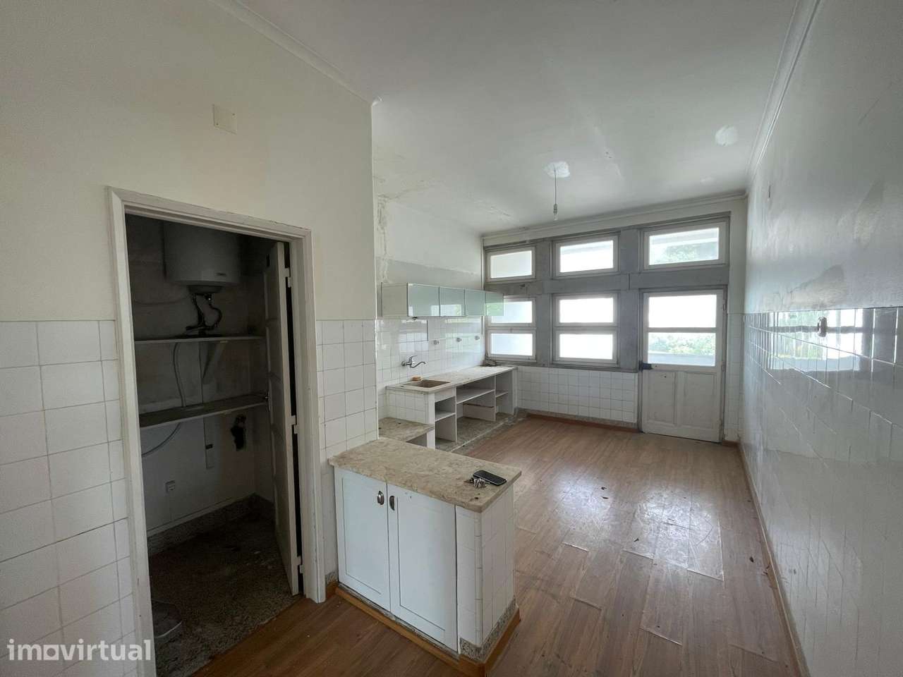 Apartamento T3 RENOVADO dentro da muralha de Óbidos - Grande imagem: 2/12