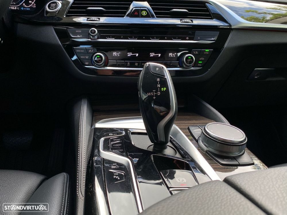 BMW 530 e Line Luxury - 13