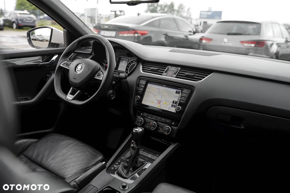 Skoda Octavia 2.0 TDI RS DSG - 23