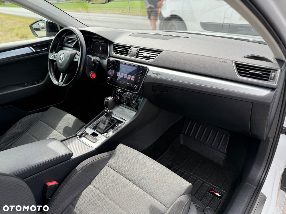 Skoda Superb 1.5 TSI Plug-in Hybrid Edition 130 DSG - 19