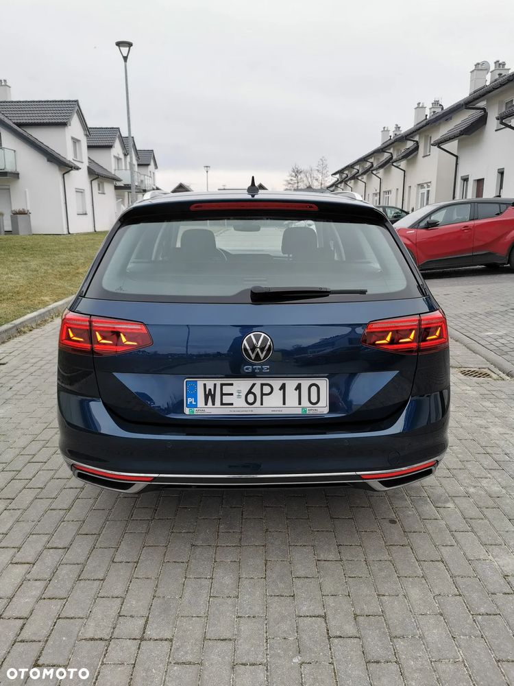 Volkswagen Passat - 4