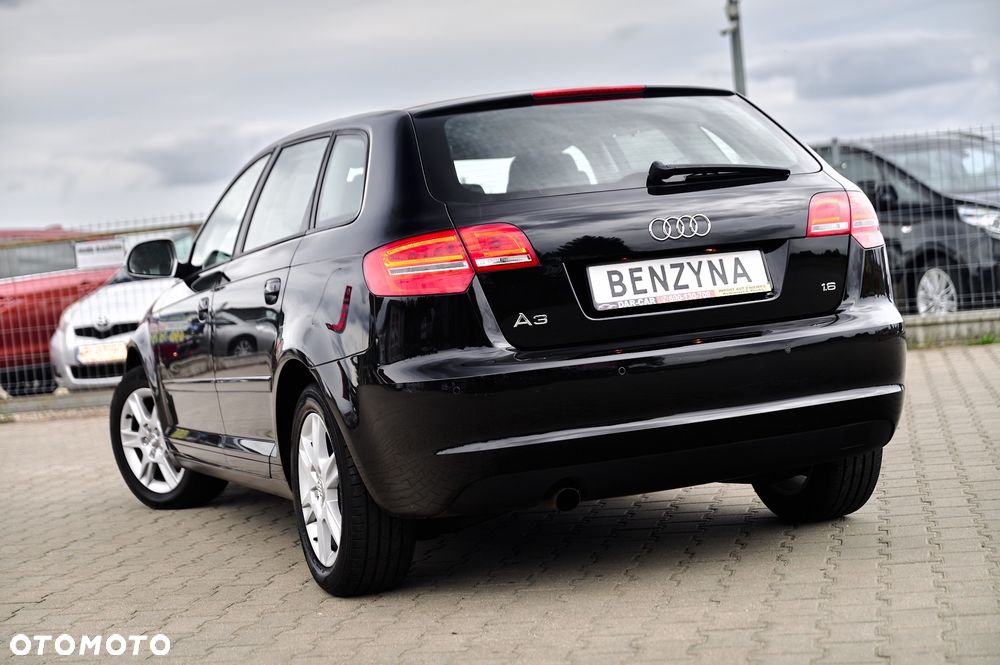 Audi A3 Sportback 1.6 Ambiente - 13