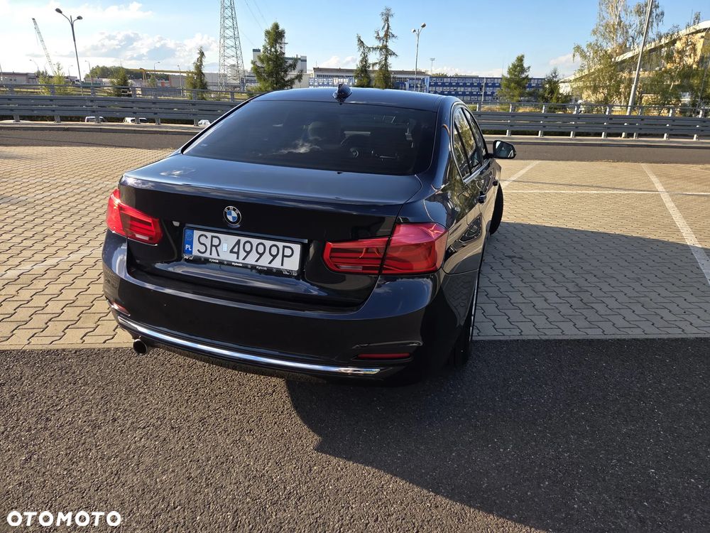 BMW Seria 3 318i - 26