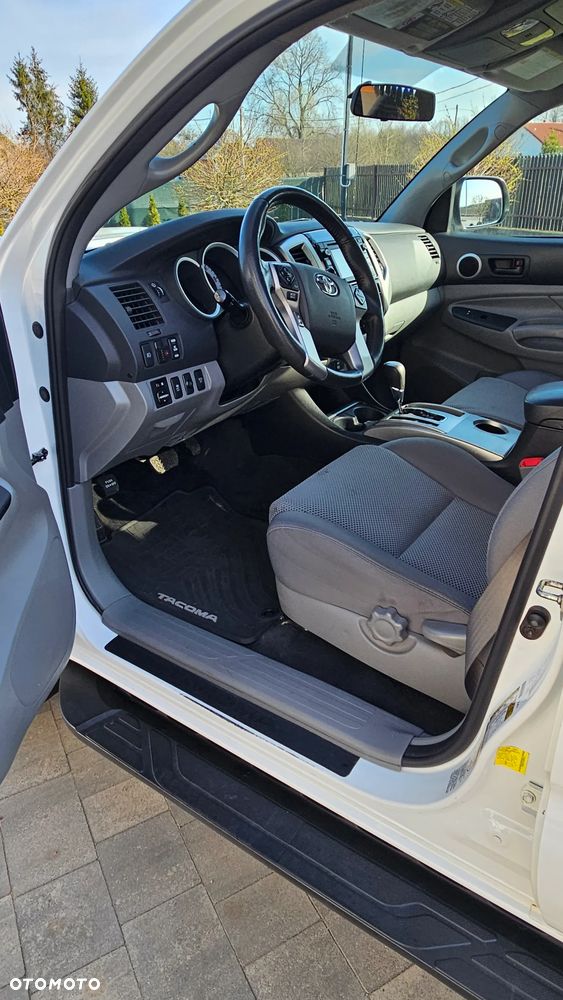 Toyota Tacoma - 7