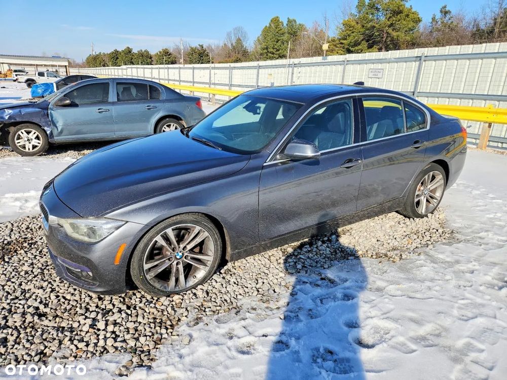 BMW Seria 3 330i xDrive Sport Line - 2