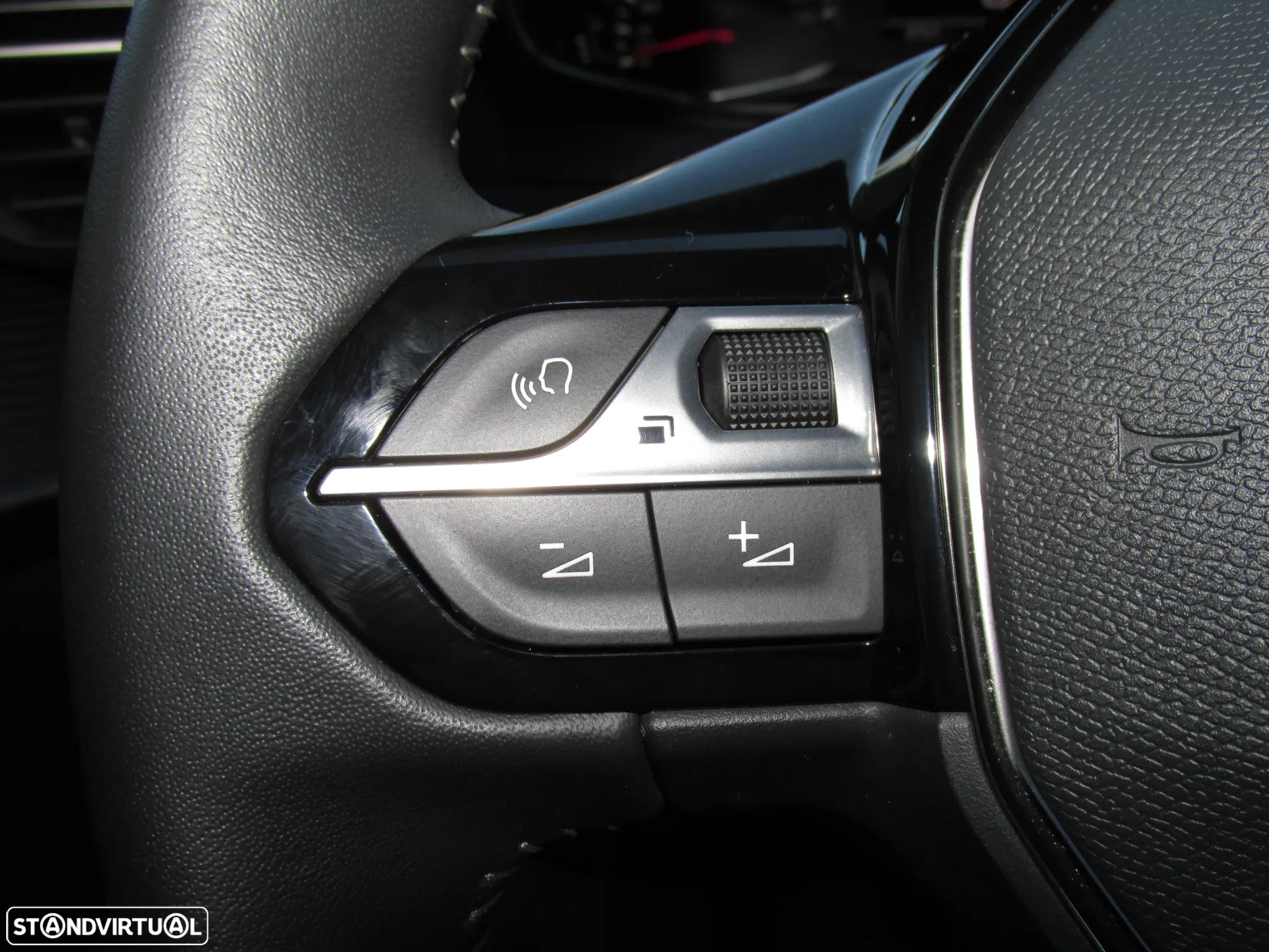 Peugeot 208 1.2 PureTech Active Pack - 22