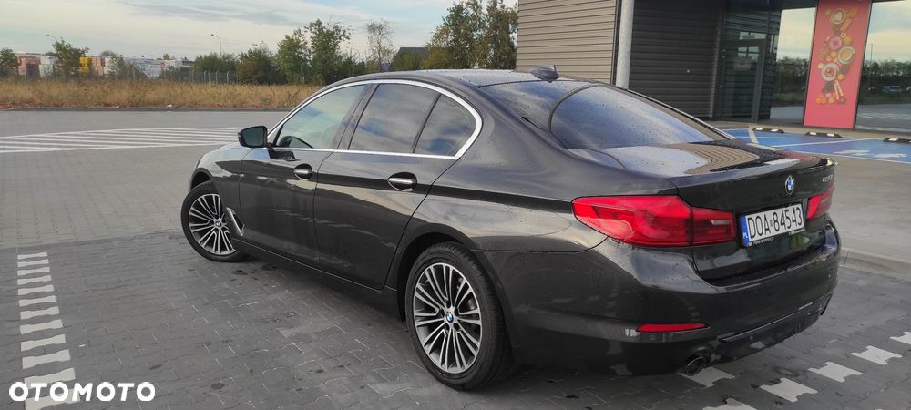 BMW Seria 5 530i Sport Line sport - 4