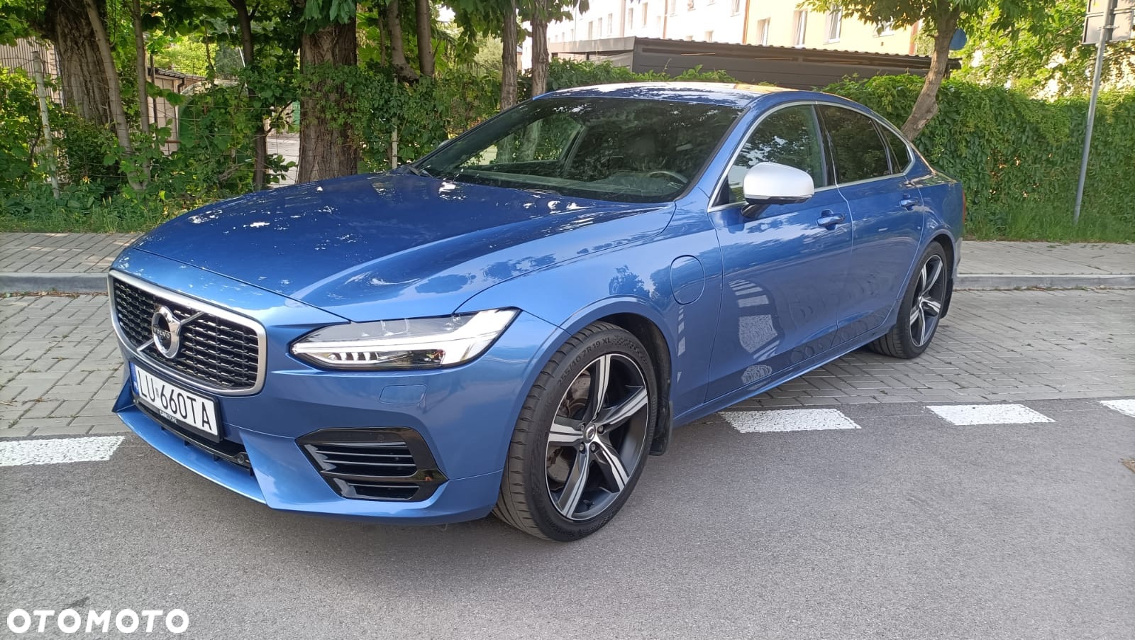 Volvo S90 T8 AWD Plug-In Hybrid R-Design - 2