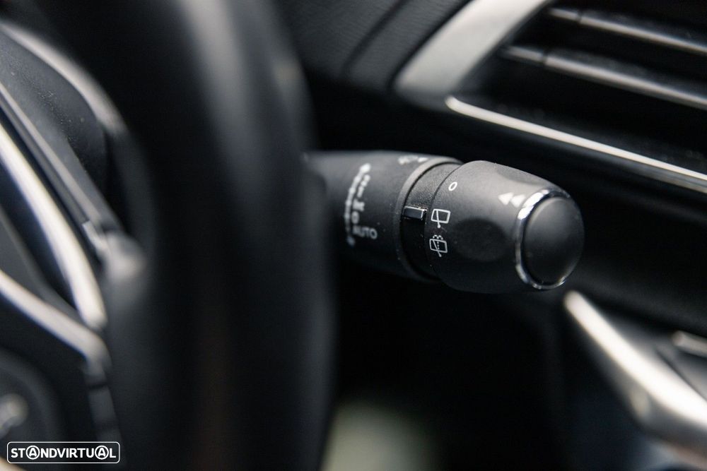 Peugeot 5008 1.5 BlueHDi Allure EAT8 - 29