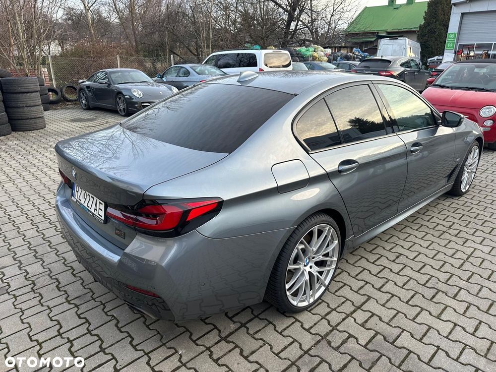 BMW Seria 5 520d xDrive - 4