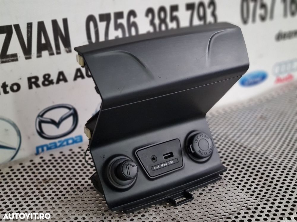 Modul Priza Bricheta Auxiliar Usb Hyundai IX35 An 2009-2010-2011-2012-2013-2014-2015 Dezmembrez Hyundai IX35 2.0 Benzina 2x4 Cod Motor G4KD An 2009-2010-2011-2012-2013-2014-2015 Volan Stanga - 1