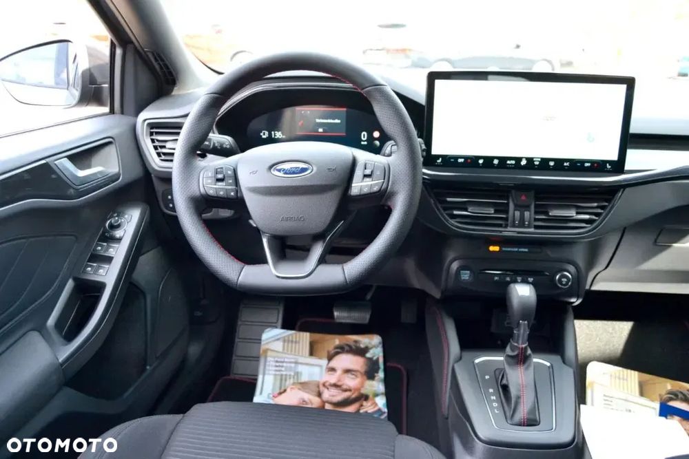 Ford Focus 1.0 EcoBoost mHEV ST-Line X - 11