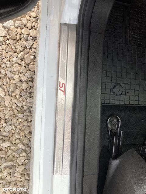 Ford Fiesta 1.0 EcoBoost ST-Line - 10