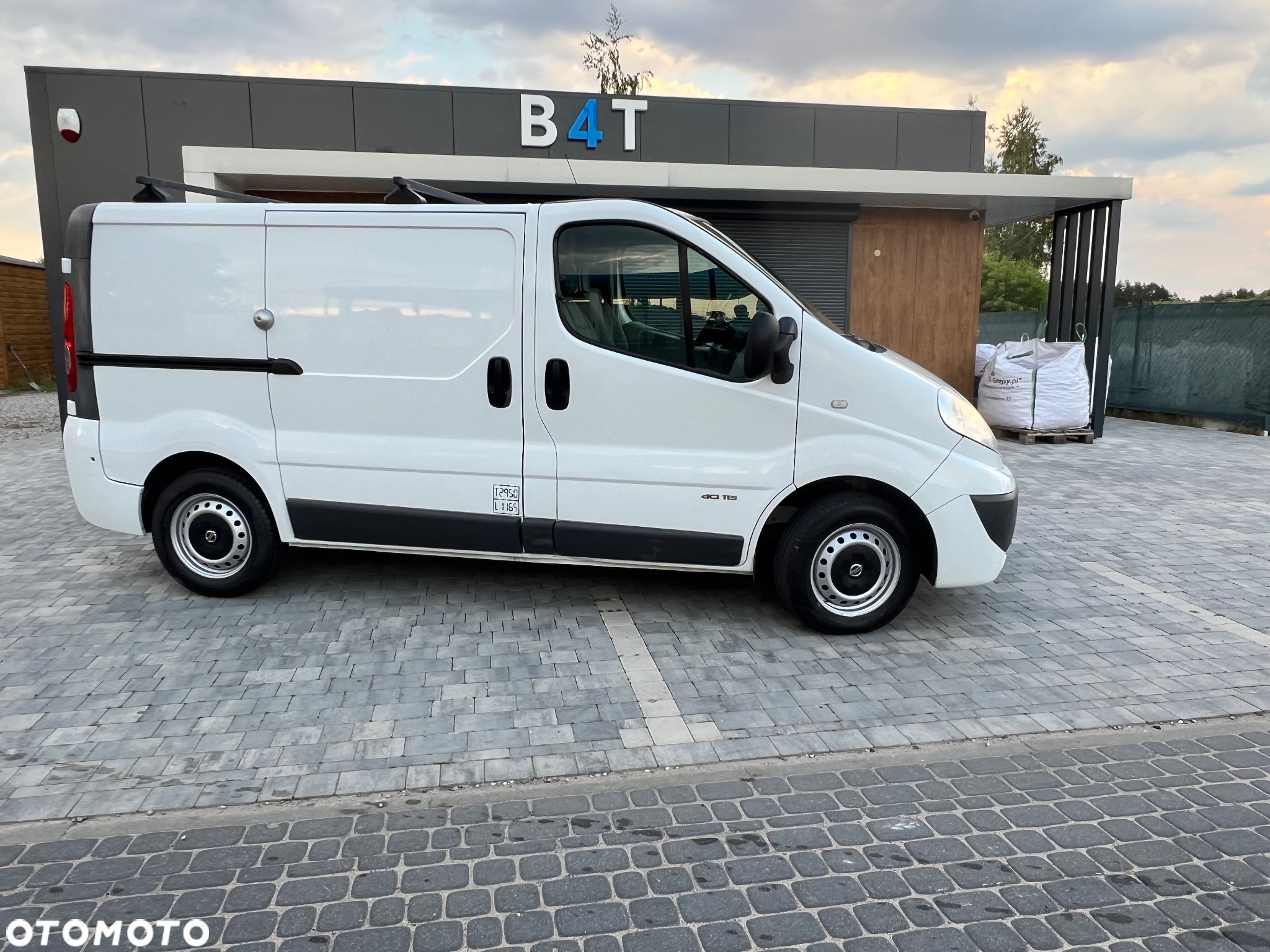 Nissan Primaster - 5