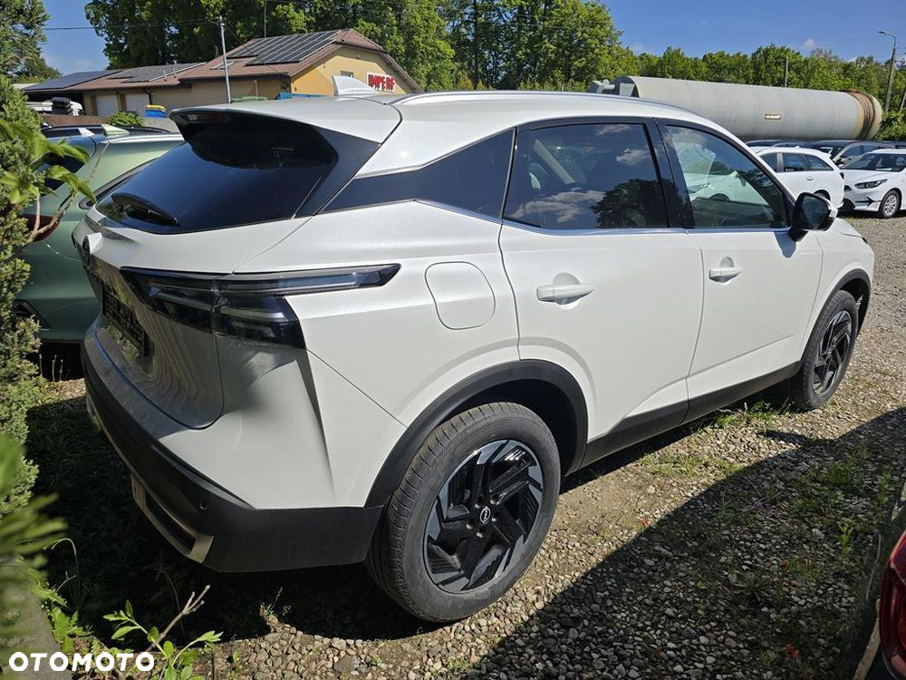 Nissan Qashqai 1.3 DIG-T mHEV N-Connecta Xtronic - 4