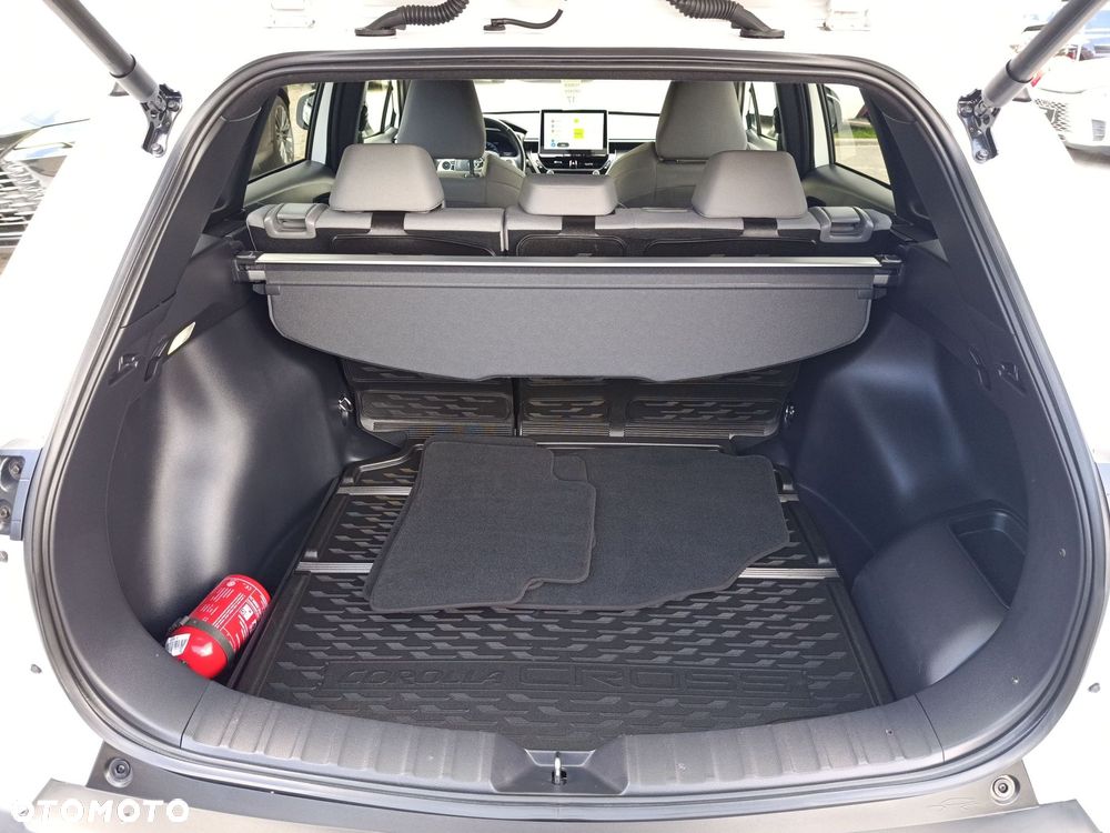 Toyota Corolla Cross - 13
