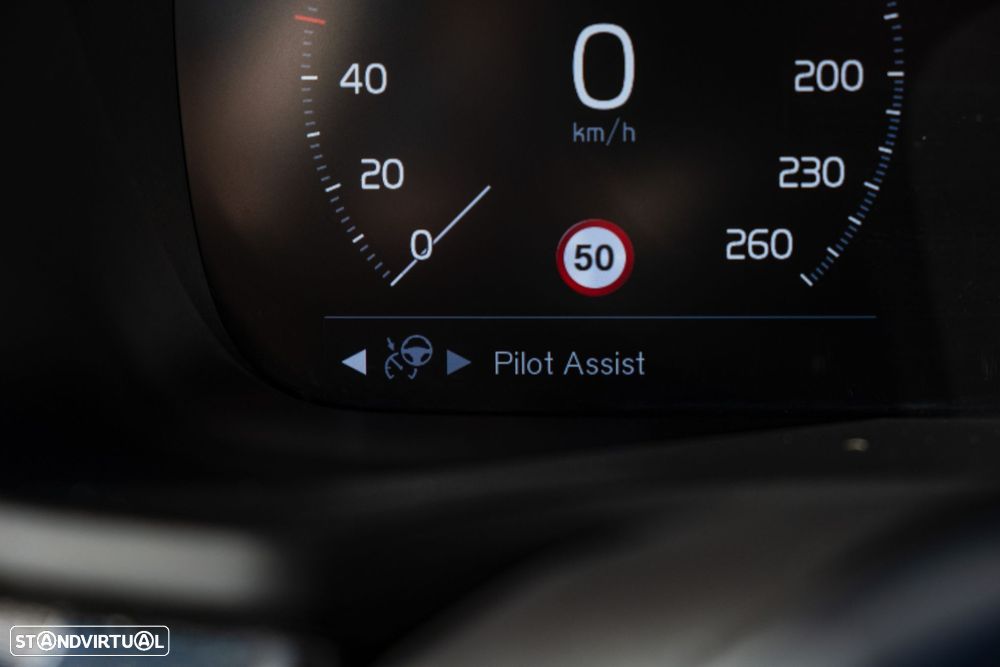 Volvo V60 2.0 T8 AWD TE Inscription - 28