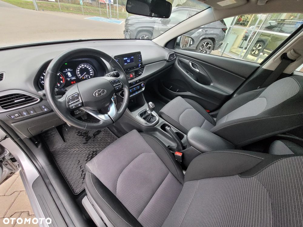 Hyundai i30 1.5 DPI Classic + - 11