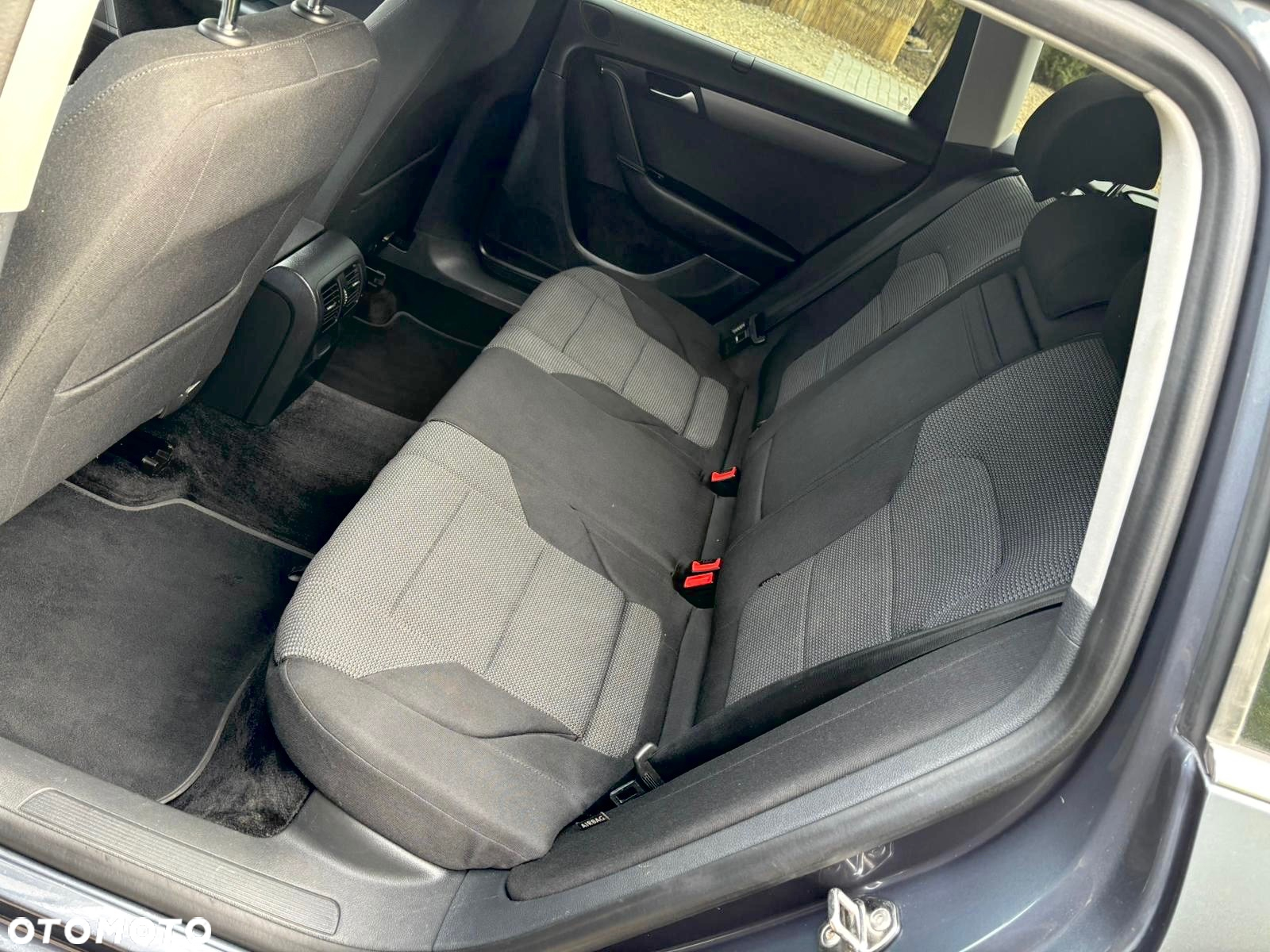 Volkswagen Passat 2.0 TDI Highline DSG - 27