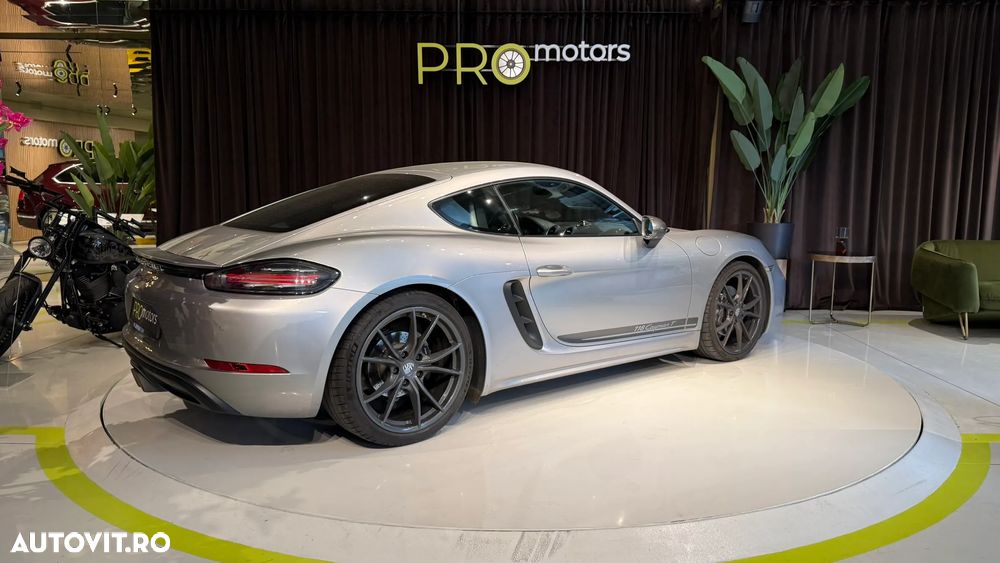 Porsche Cayman 718 T - 11