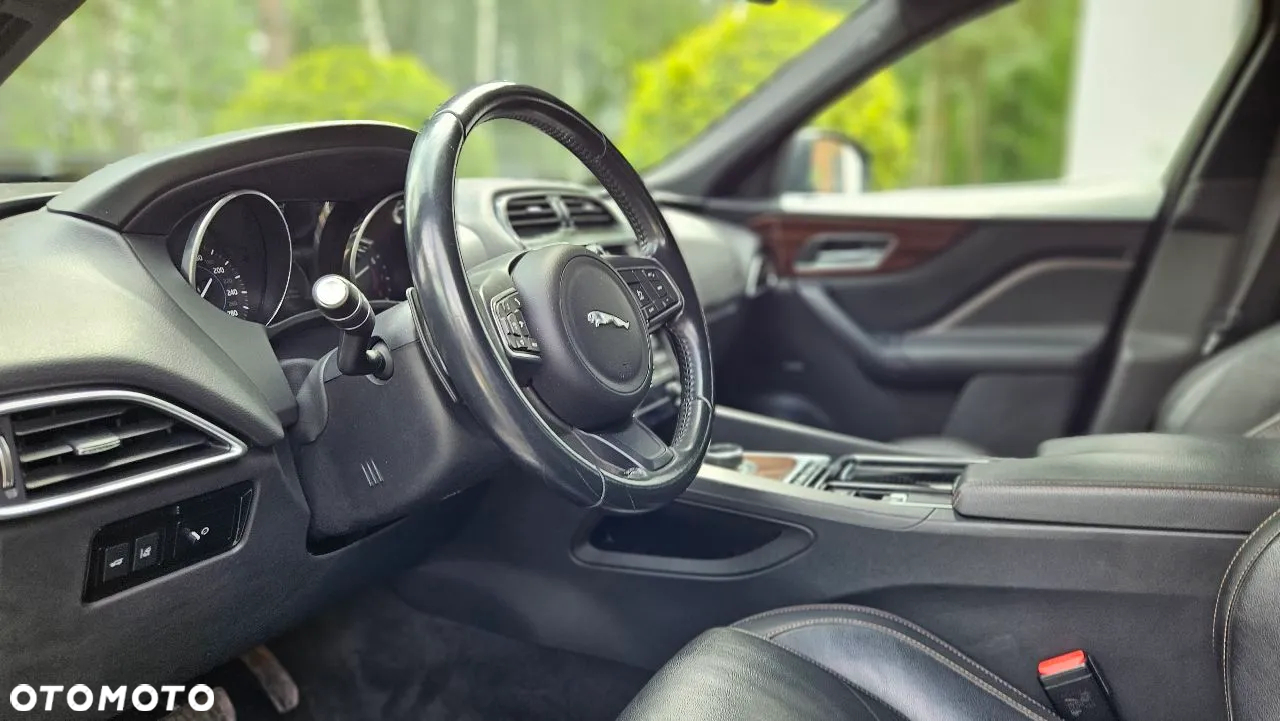 Jaguar F-Pace 3.0 V6 AWD Prestige - 25