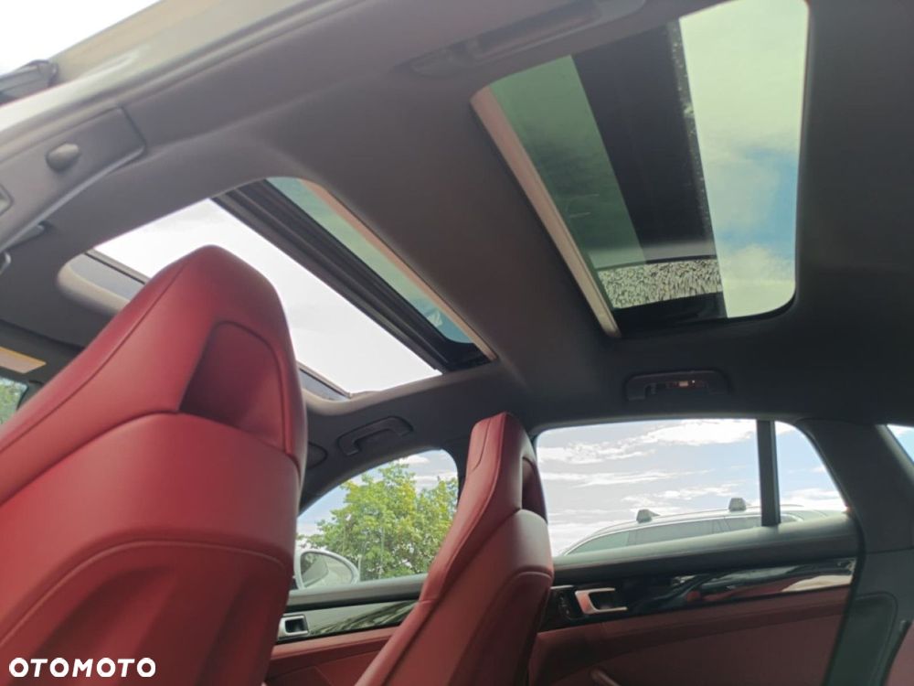 Porsche Panamera - 26