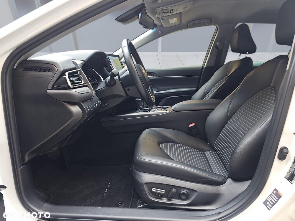 Toyota Camry 2.5 Hybrid Prestige CVT - 9