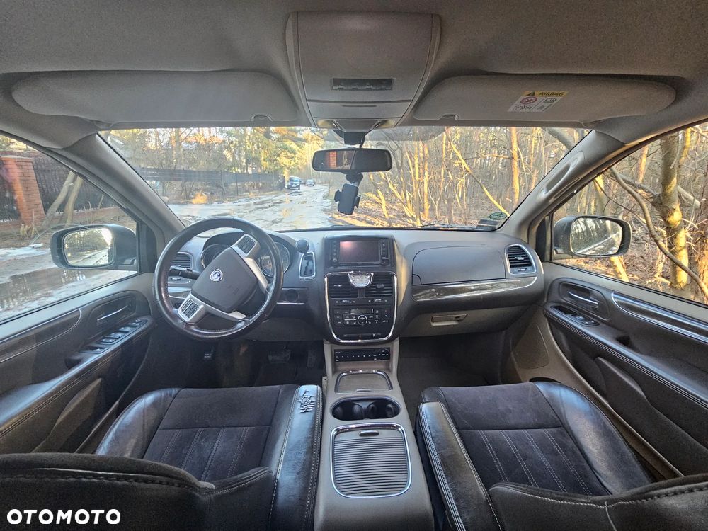 Lancia Voyager 3.6 Gold - 18