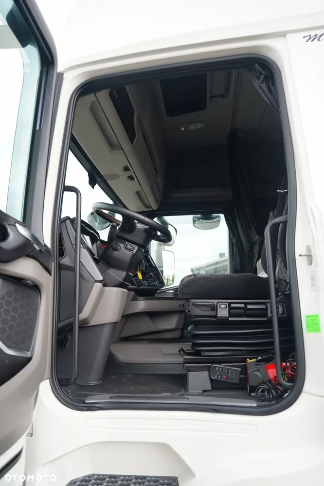 Scania R 450 / FIRANKA 7,7 m / 6x2 / DACH PODNOSZONY / OŚ PODNOSZONA / SKRĘTNA / WINDA DHOLLANDIA 3 500 KG / KLIMA POSTOJOWA / EURO 6 - 26