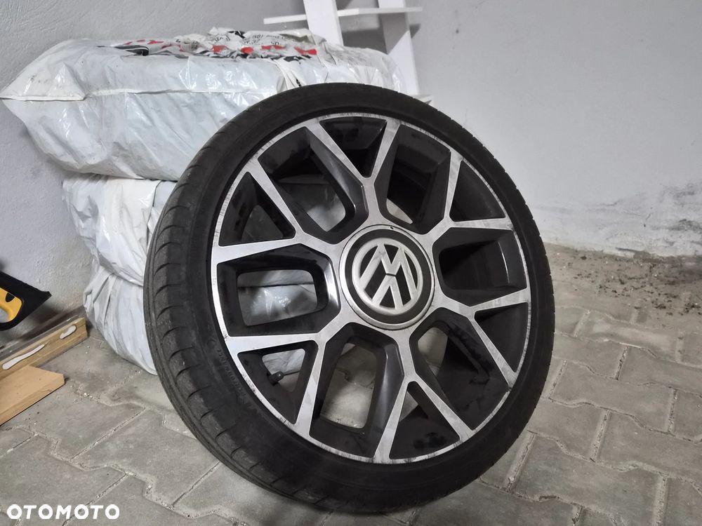Volkswagen up! - 23