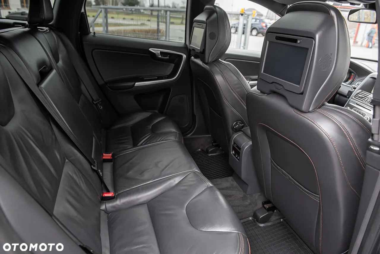 Volvo XC 60 D5 AWD Summum - 32