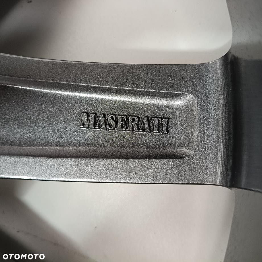 Alufelga 5x114,3 19 Maserati Levante 670044704 (F8441) - 5