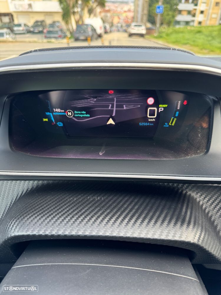 Peugeot e-2008 GT Pack - 4