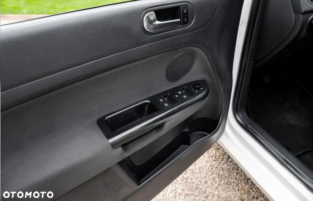 Volkswagen Golf Plus - 8