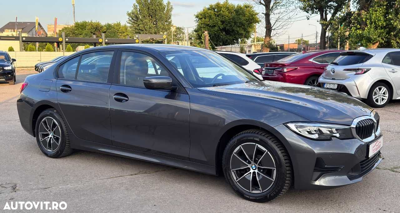 BMW Seria 3 318i AT - 11