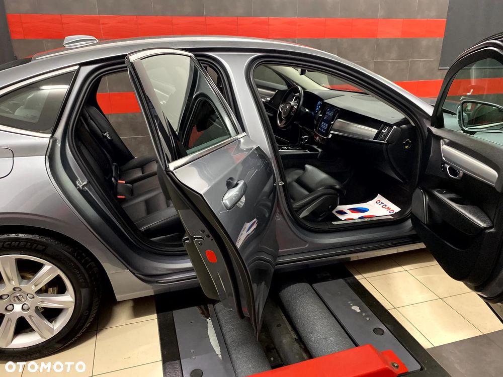 Volvo S90 D3 Momentum - 28