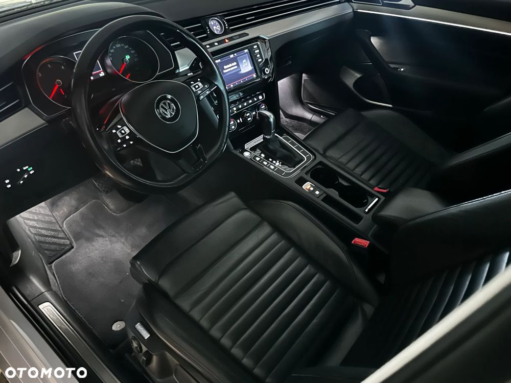 Volkswagen Passat Variant 2.0 TDI SCR 4Motion DSG Highline - 5