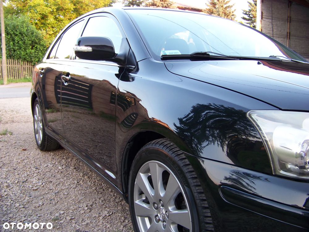 Toyota Avensis 2.0 D-4D - 12