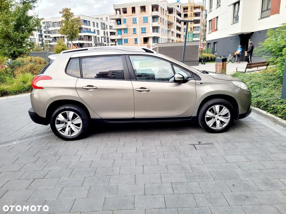 Peugeot 2008 1.2 Pure Tech Allure S&S - 12