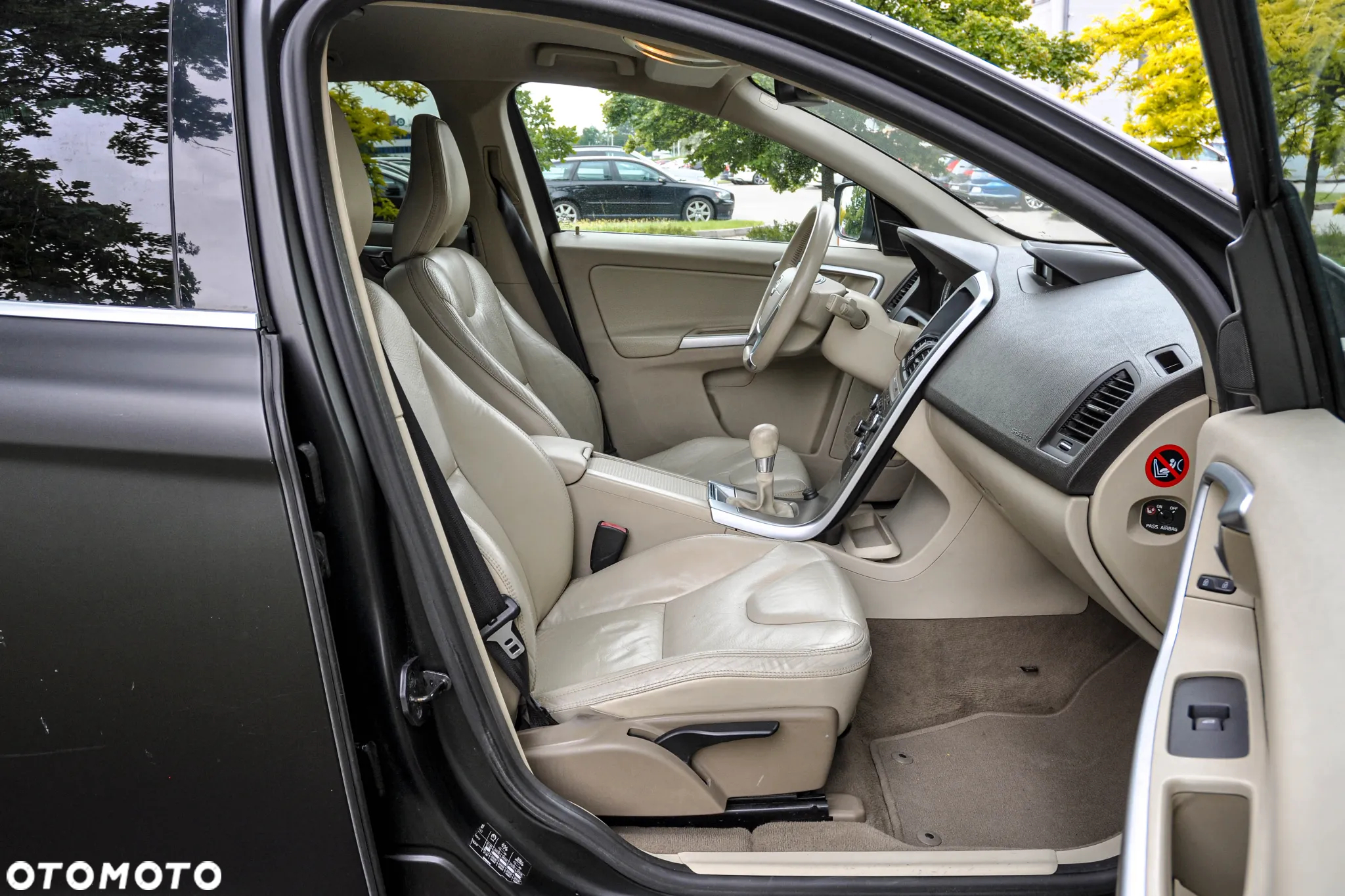 Volvo XC 60 DRIVe Momentum - 11