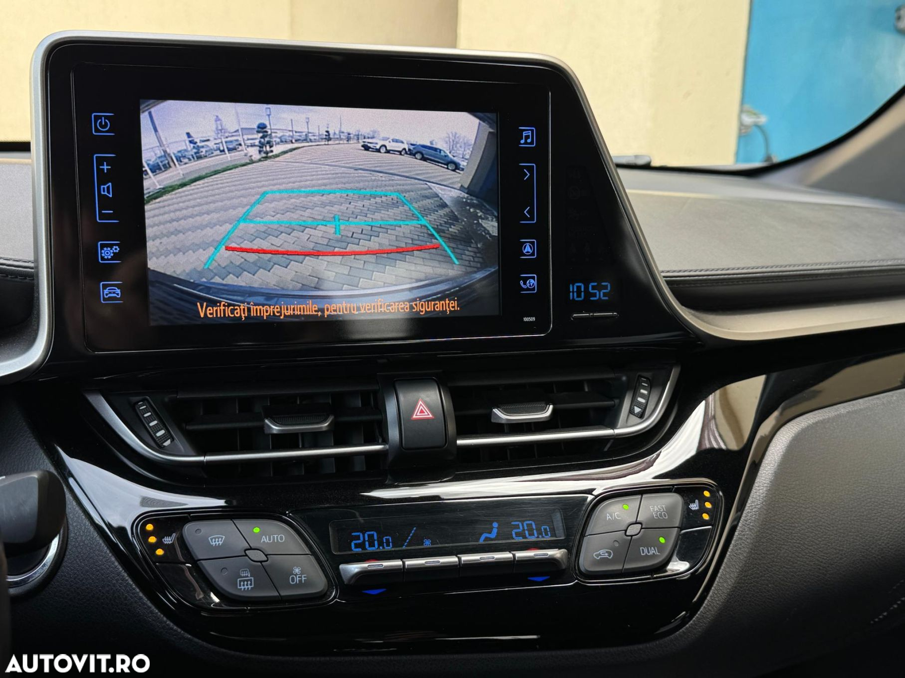 Toyota C-HR - 11