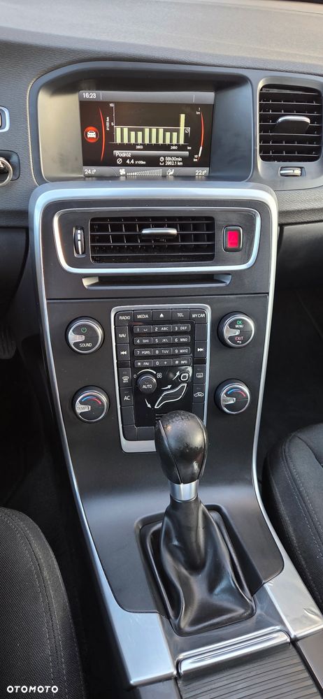 Volvo V60 DRIVe - 17