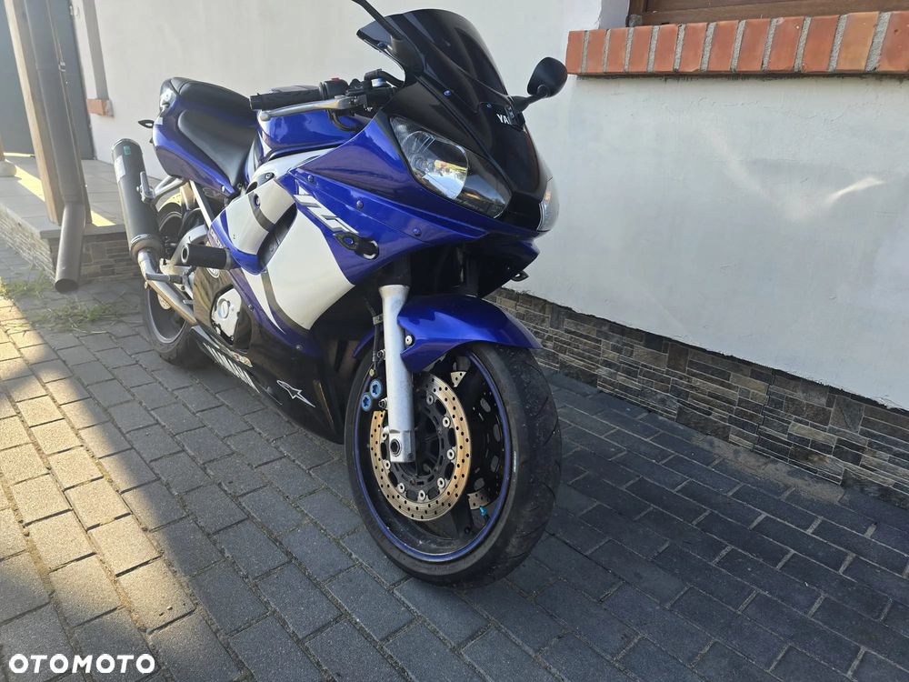 Yamaha R6 - 3
