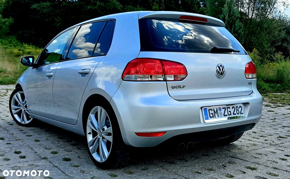 Volkswagen Golf 2.0 TDI DPF BlueMotion Technology Comfortline - 21