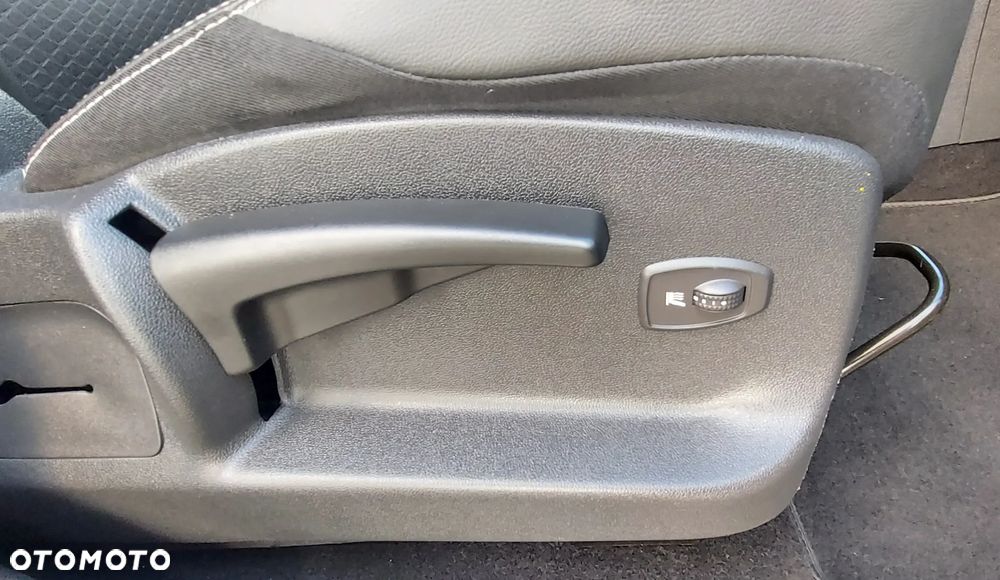 Renault Scenic ENERGY TCe 130 BOSE EDITION - 27