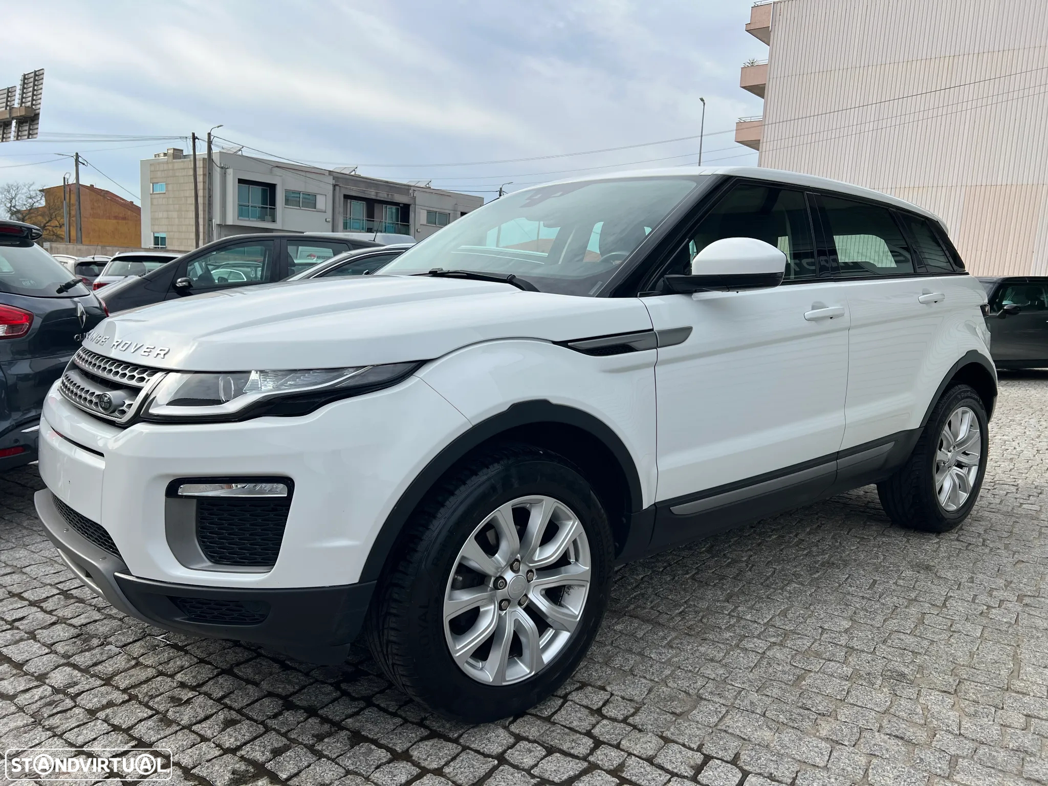 Land Rover Range Rover Evoque 2.0 D150 R-Dynamic S - 6