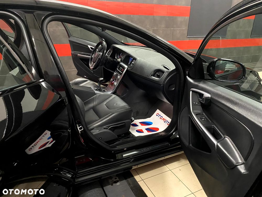 Volvo V60 D3 Momentum - 22
