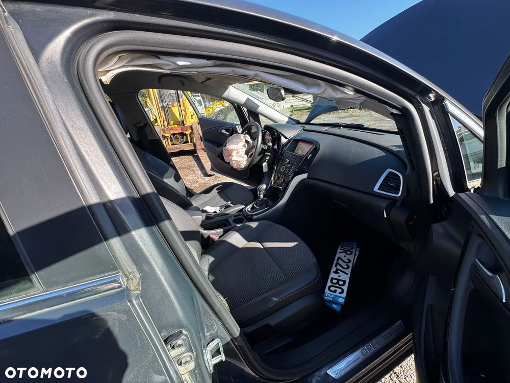 Opel Astra IV 1.6 CDTI Cosmo - 4